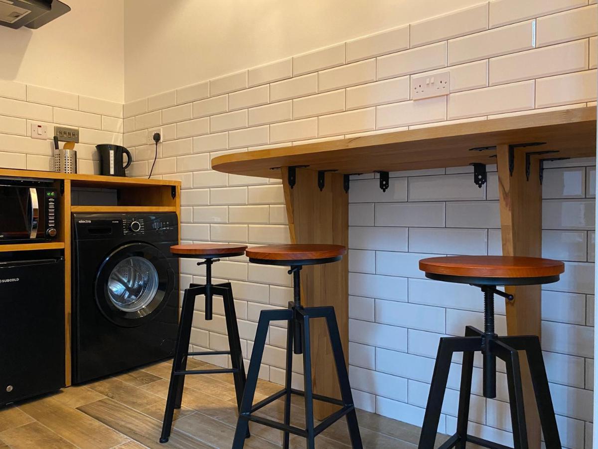 Queen Street Boutique Suites EDI Kültér fotó A breakfast bar